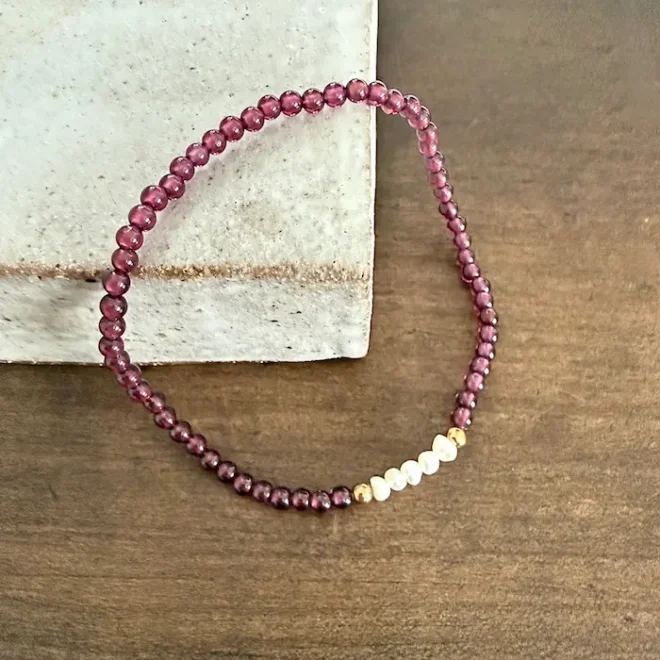 Armband Granat und Süßwasserperlen