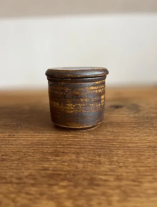 Teedose aus Keramik in braun