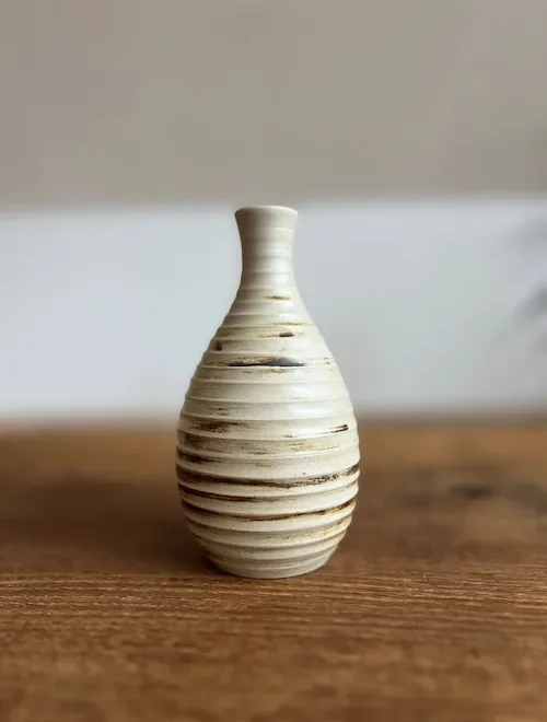Vase geriffelt in creme